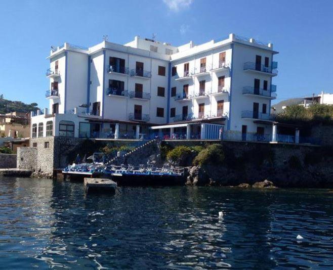 Hotel Rocce Azzurre 3*
